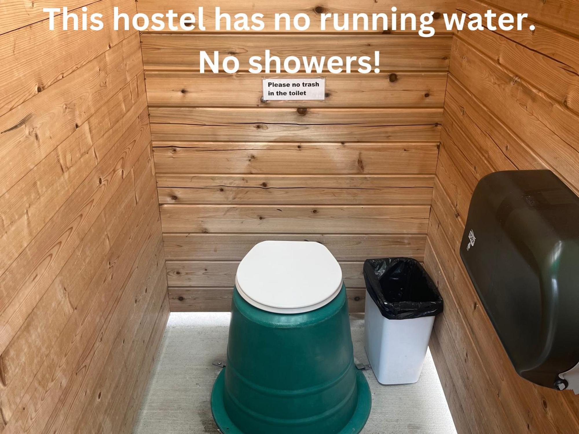 Hi Mosquito Creek - Wilderness Hostel レイク・ルイーズ エクステリア 写真